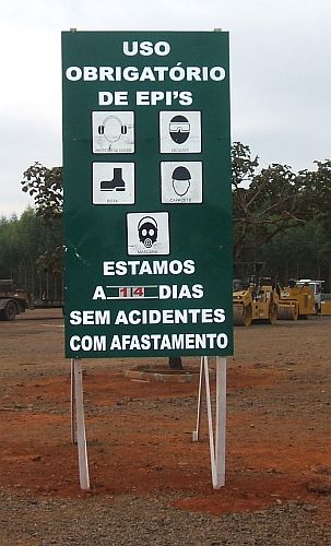 Exemplo de Placa para Obra.